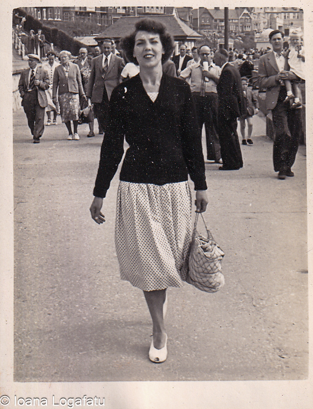 Joyful stroll along the boardwalk in summer style