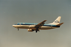 Airliner descends gracefully over a clear sky