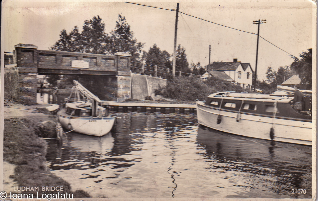 Quiet afternoon by Ludham Bridge with boats