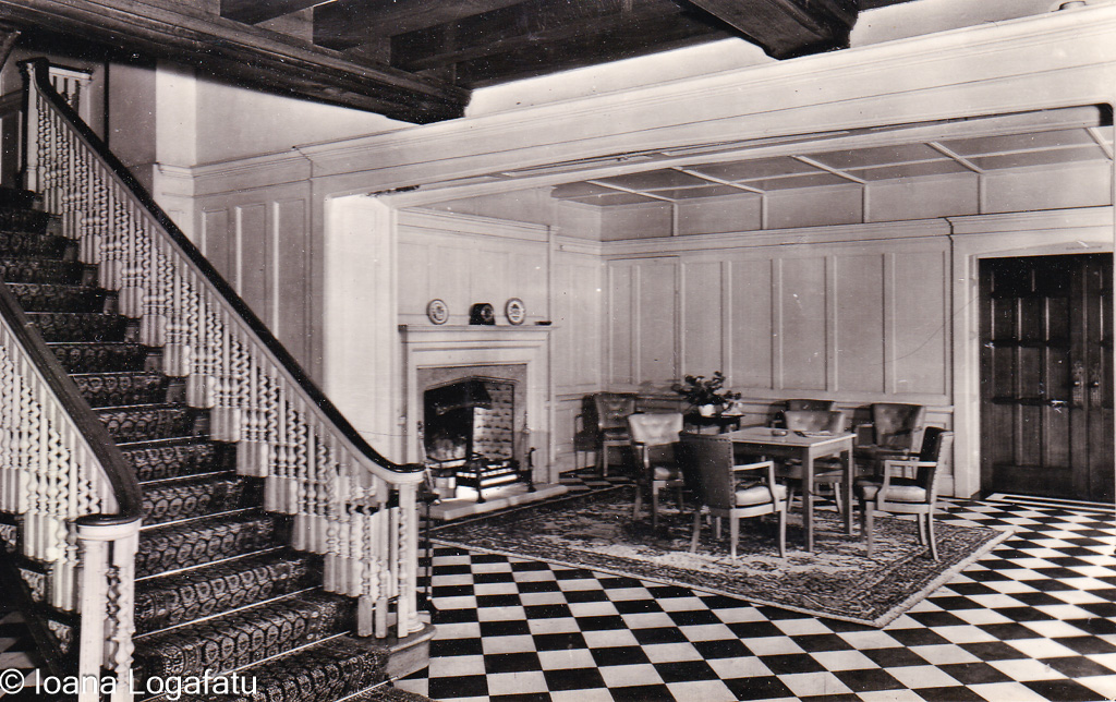 Charming vintage home interior elegance