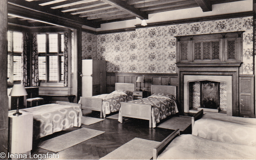 Charming vintage bedroom decor