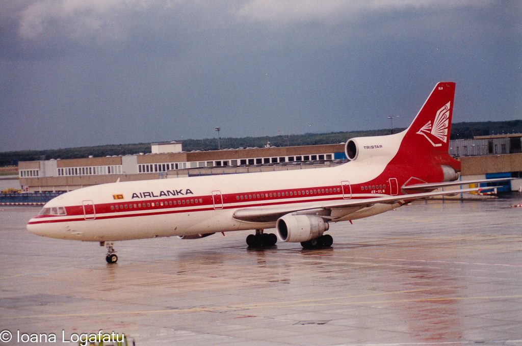 Vintage airliner set for takeoff in rain