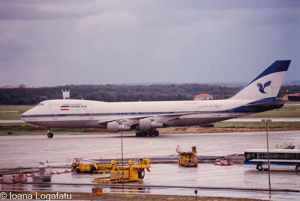 Historic plane takes off at airport