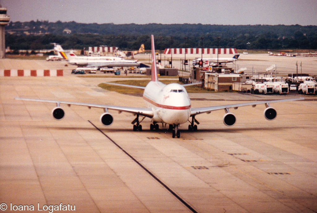 Classic maneuvers at busy terminal