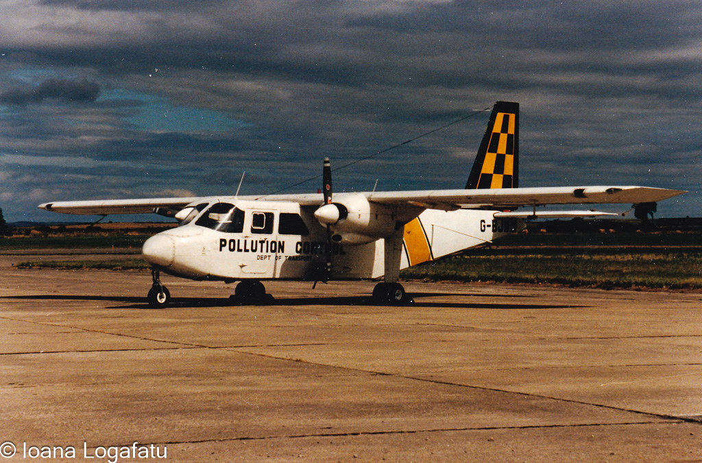 Pollution monitor aircraft on runway