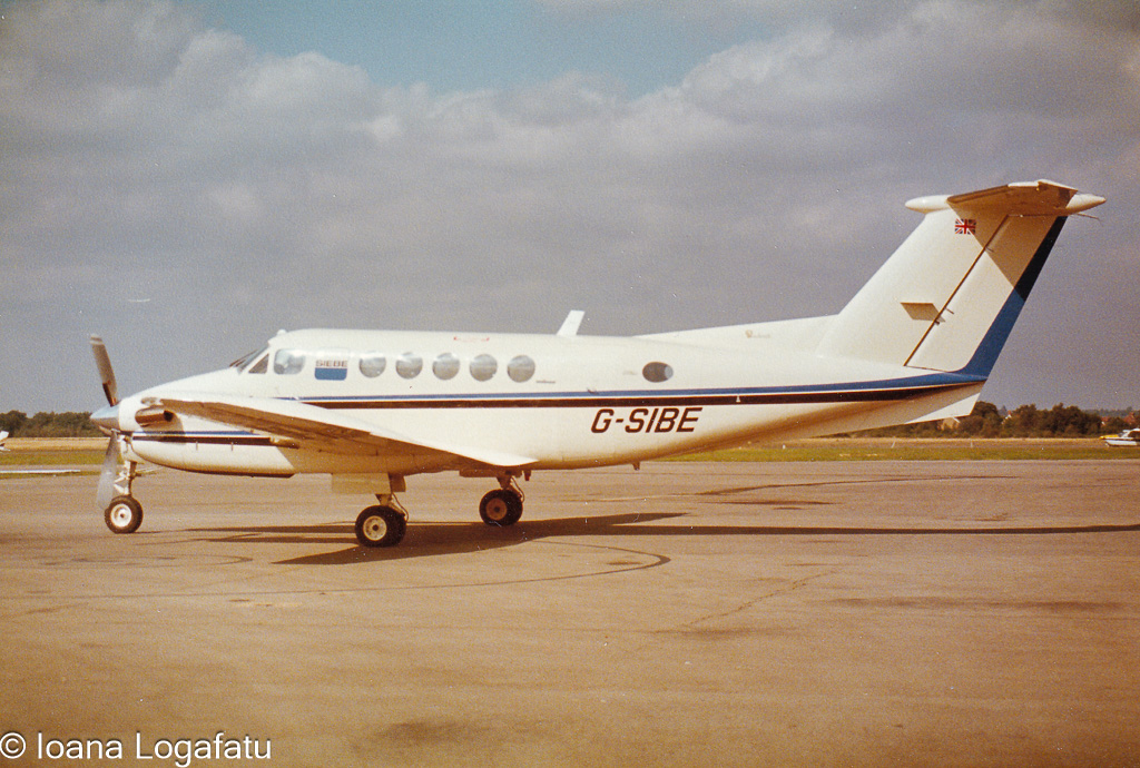 Vintage airplane on the runway during daylight