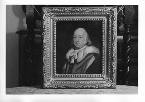 Portrait of a distinguished gentleman in a frame