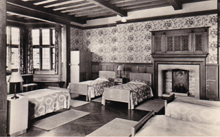 Charming vintage bedroom decor