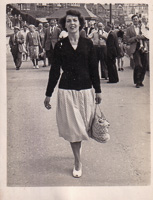 Joyful stroll along the boardwalk in summer style