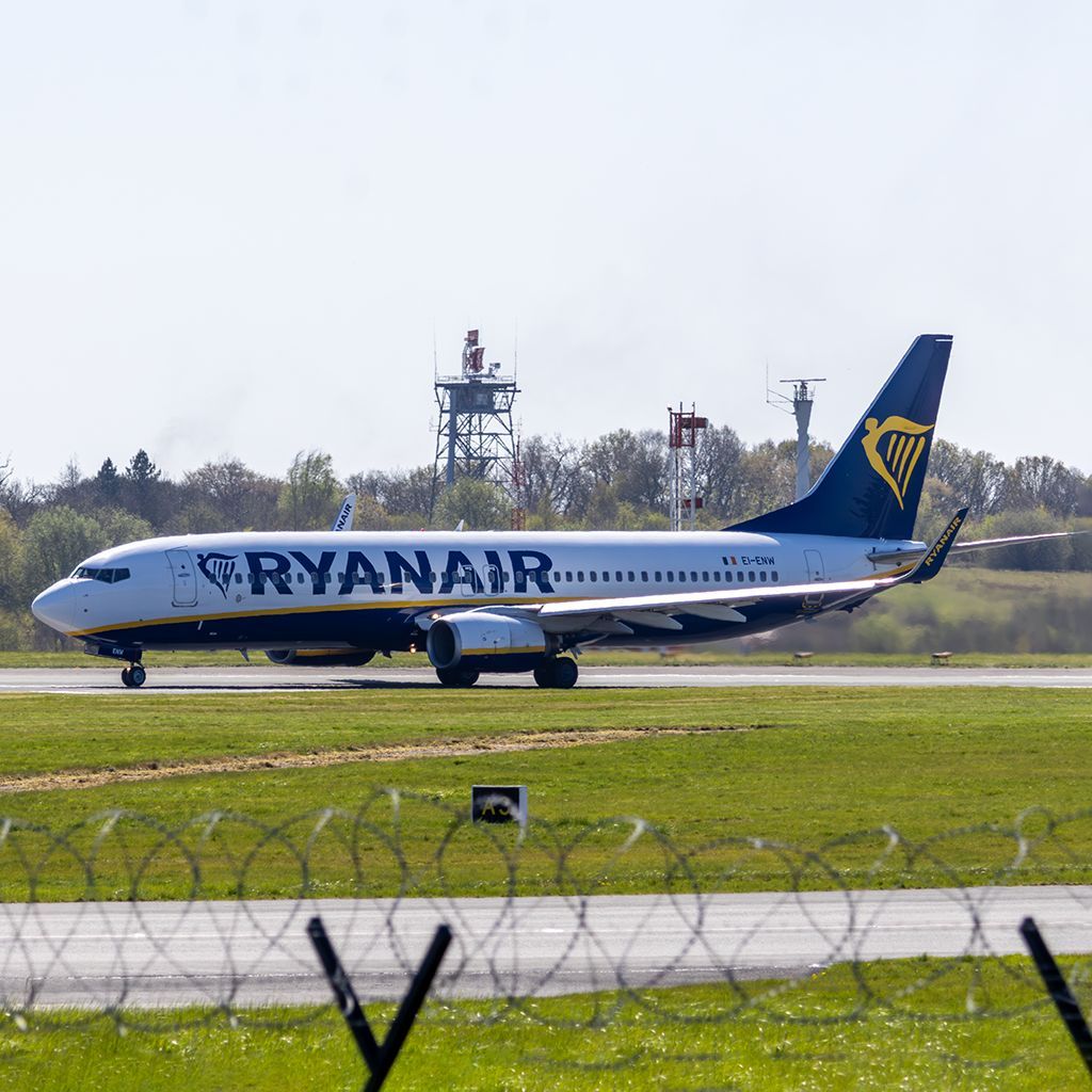EI-ENW: Ryanair  Boeing 737-8AS