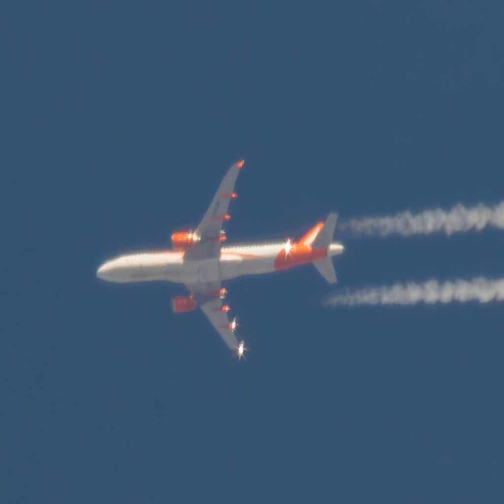 G-EZWD: easyJet  Airbus A320-214