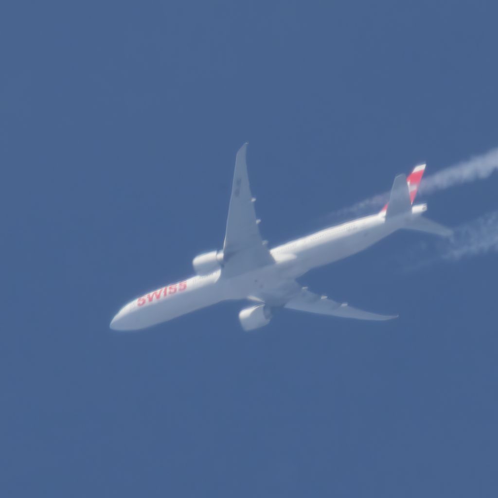 HB-JNL: Swiss  Boeing 777-300(ER)