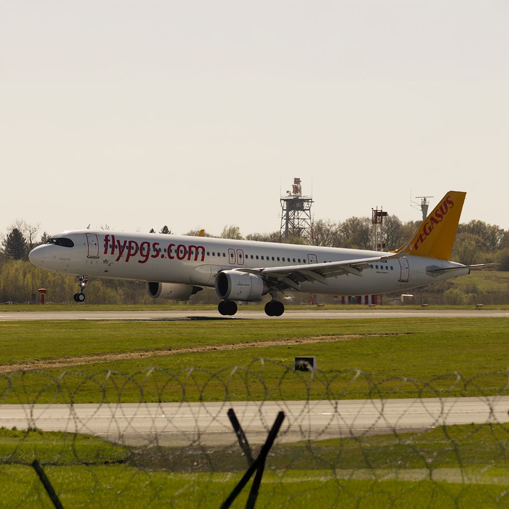 TC-RBM: Pegasus  Airbus A321-251NX